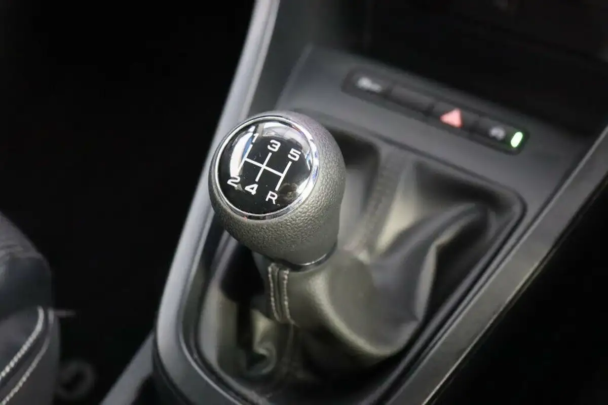 2023-mg-mg3-15-vti-tech-exclusive-nav-big-25
