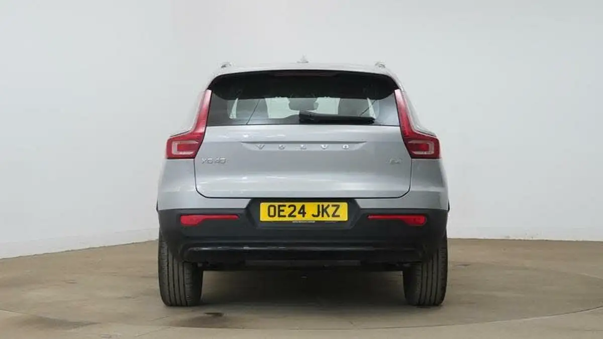 2024-volvo-xc40-20-b4-plus-big-1