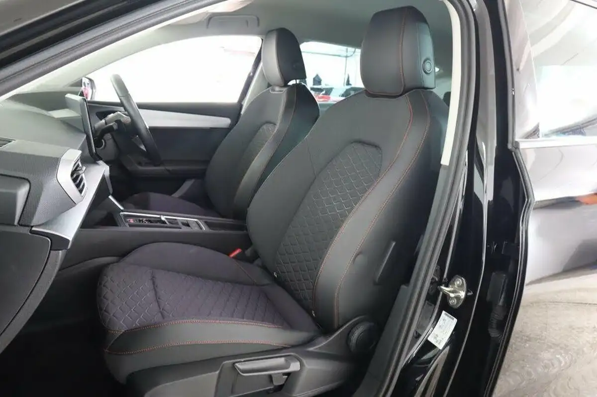 2020-seat-leon-14-e-hybrid-fr-hatchback-big-35