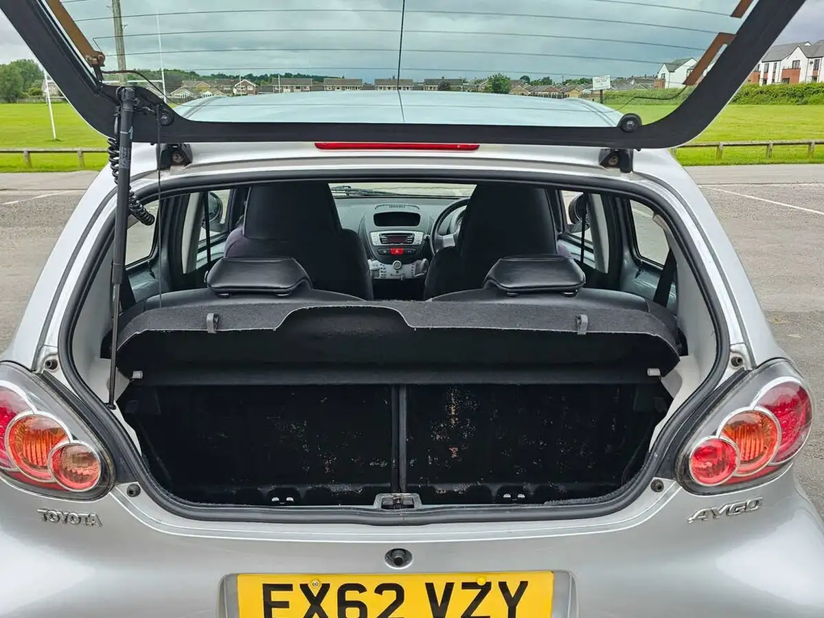 2012-toyota-aygo-10-aygo-ice-vvt-i-5d-big-27