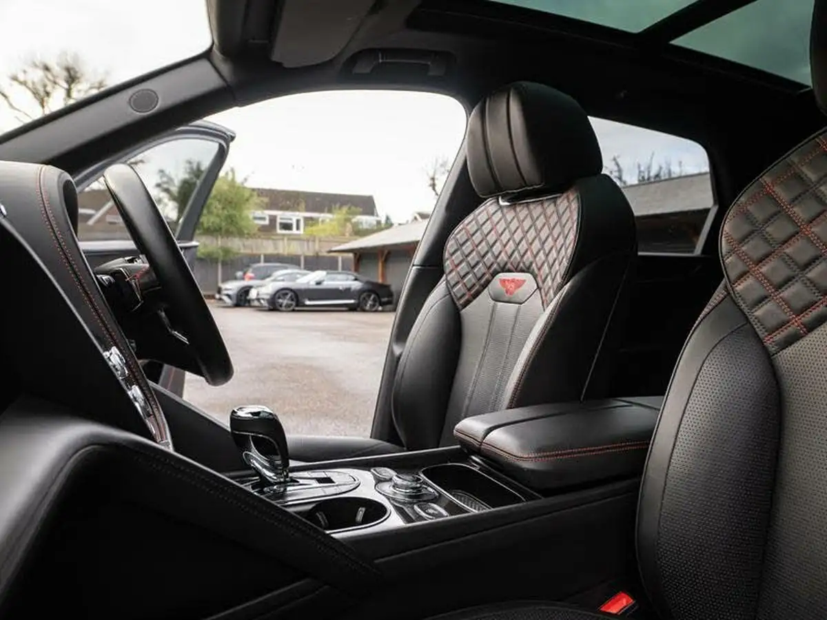 2019-bentley-bentayga-40-v8-big-20