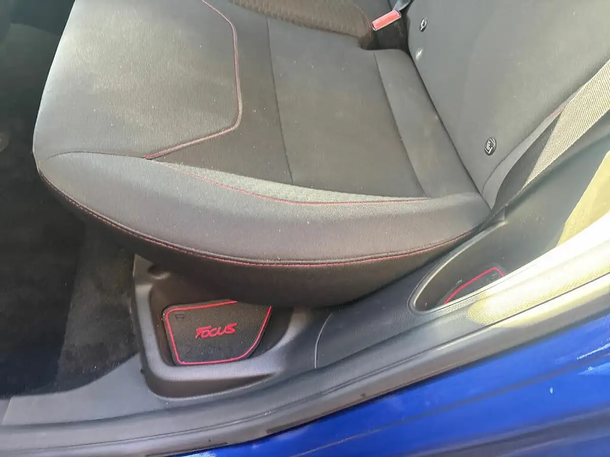 2015-ford-focus-16-zetec-s-hatchback-big-25