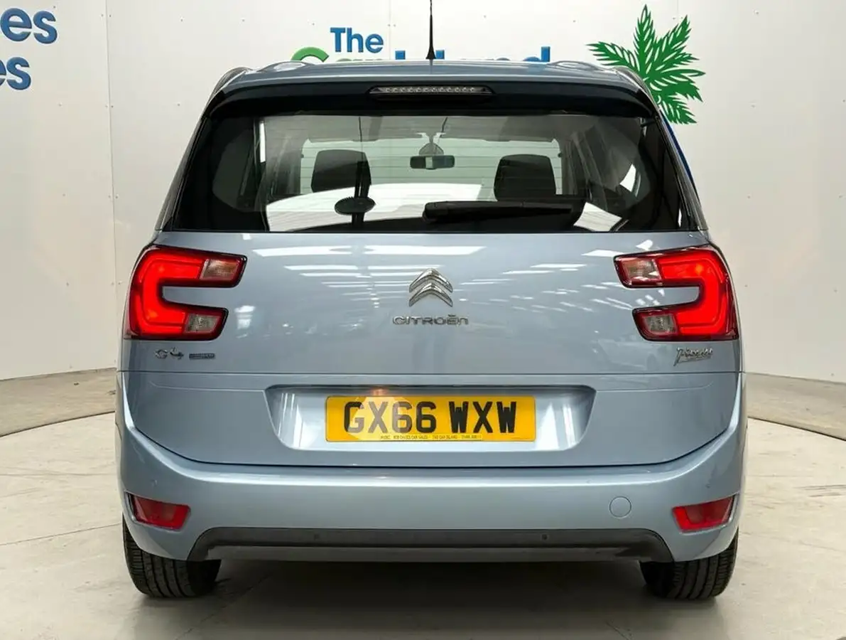2016-citroen-grand-c4-picasso-16bluehdi-exclusive-eat6-big-7