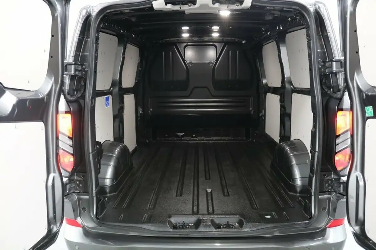 2023-ford-transit-custom-20tdci-320-l1h1-limited-136pseu6e-panel-van-1996cc-auto-big-17