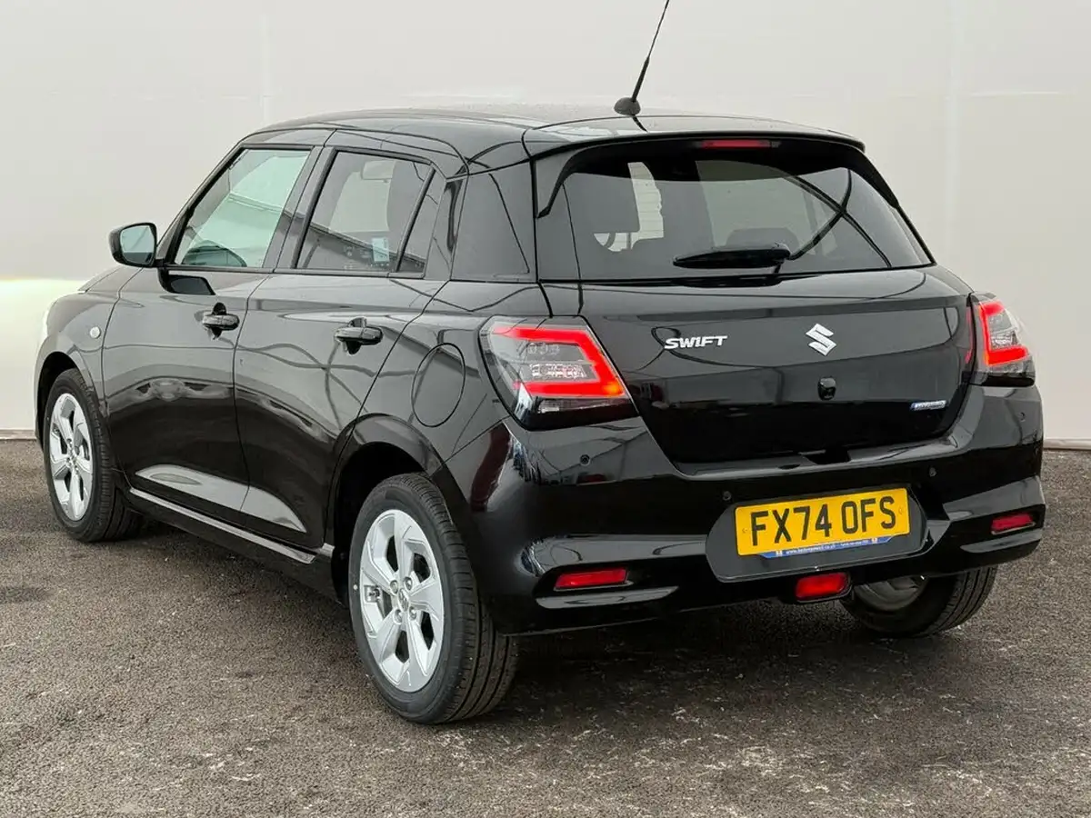 2024-suzuki-swift-12-motion-big-1