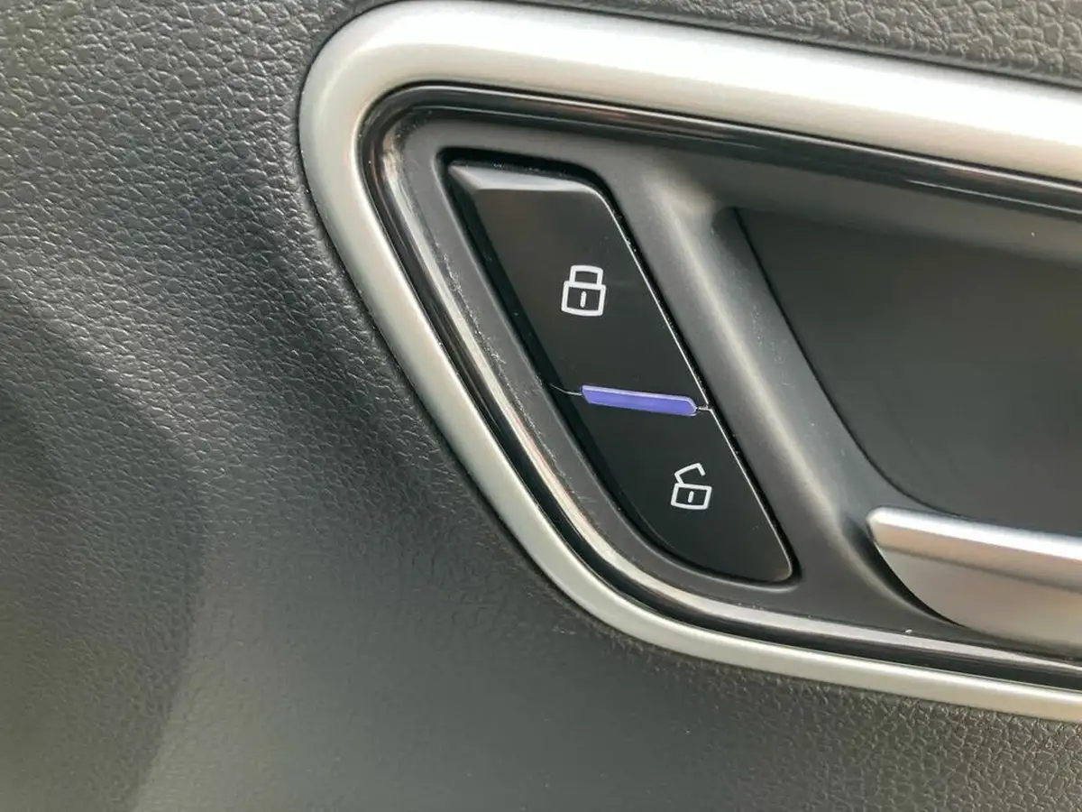 2023-mg-zs-suv-10t-gdi-excite-big-24
