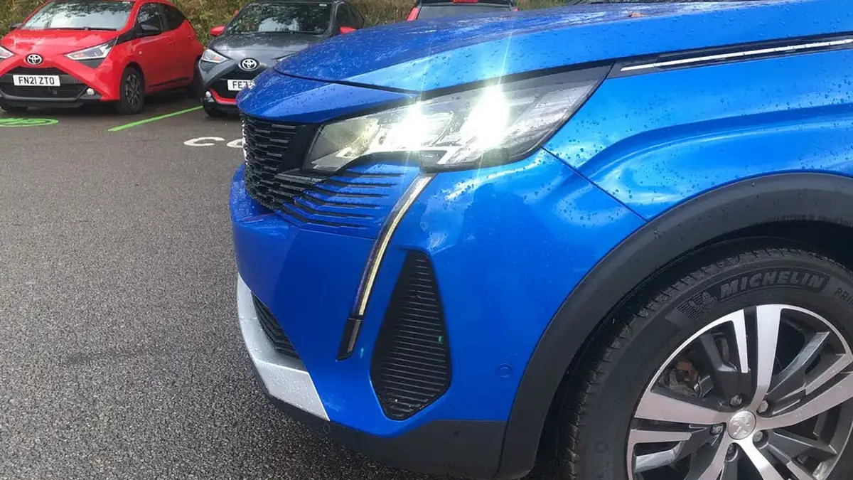 2020-peugeot-3008-suv-12-puretech-allure-premium-eat8-big-46