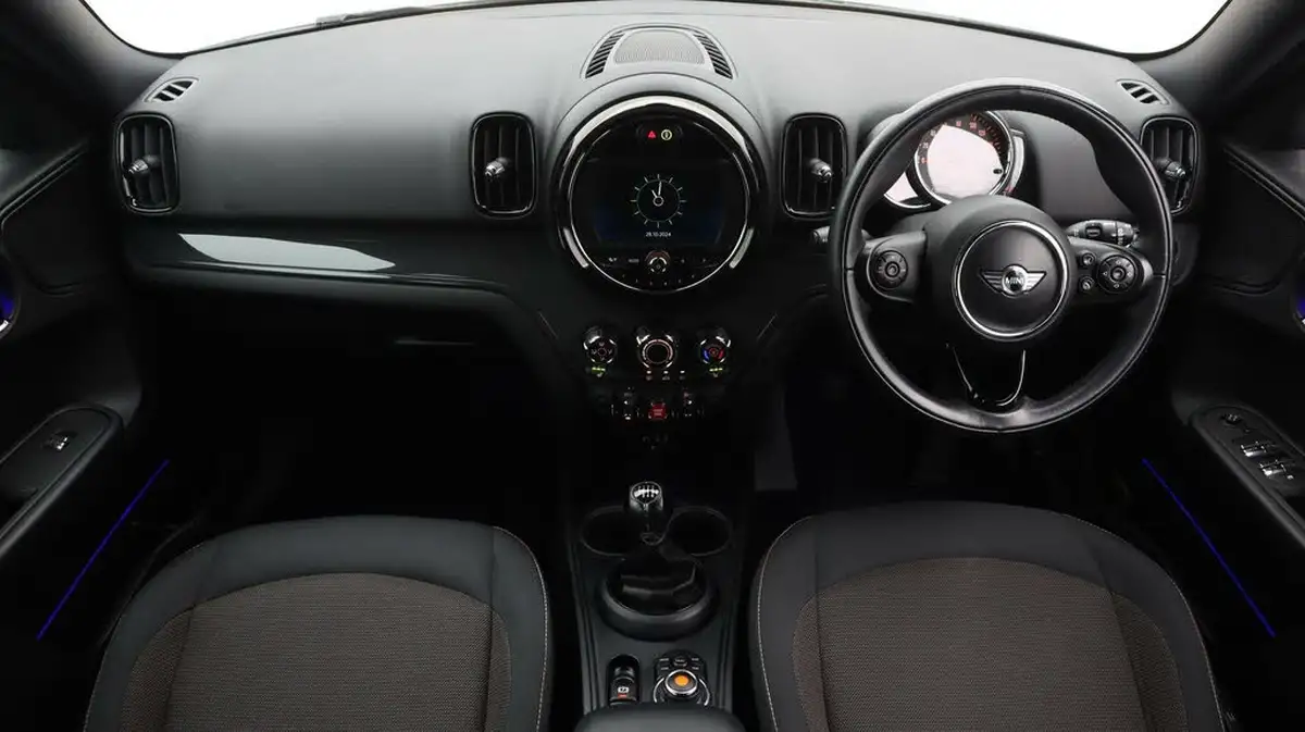 2017-mini-countryman-15-cooper-ss-big-13
