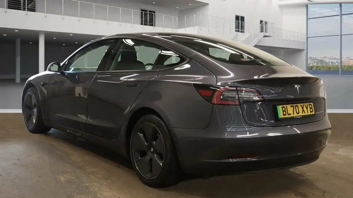 2020-tesla-model-3-e-long-range-big-6