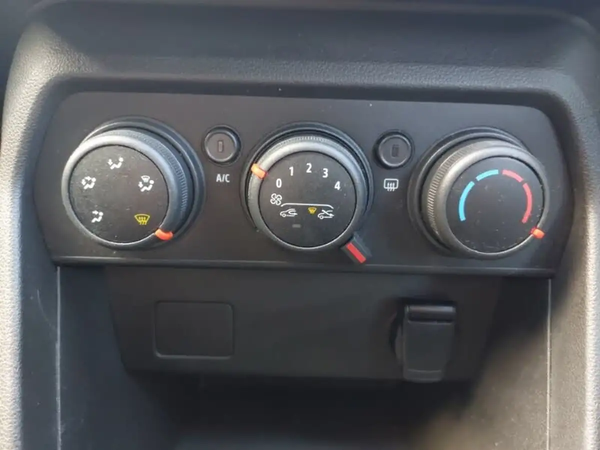 2022-dacia-sandero-stepway-10-tce-essential-90bhp-big-14