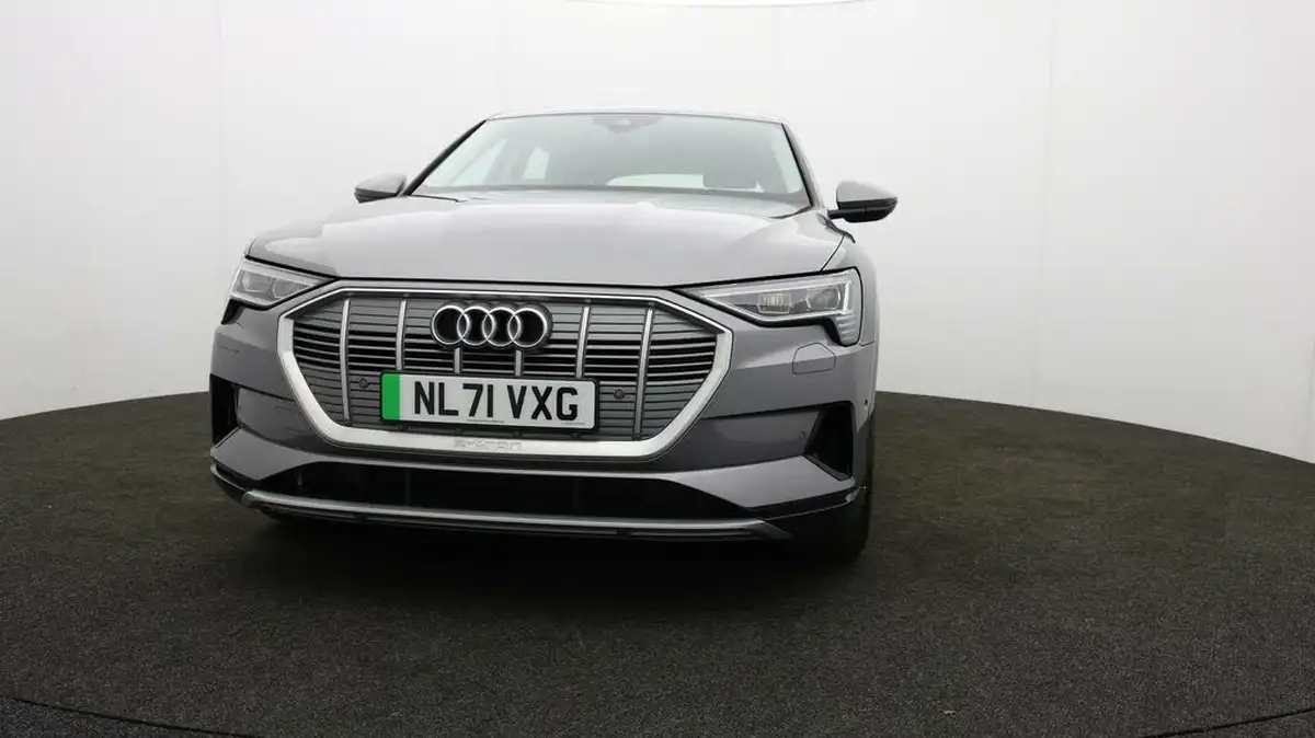 2021-audi-e-tron-50e-technik-station-wagon-big-54