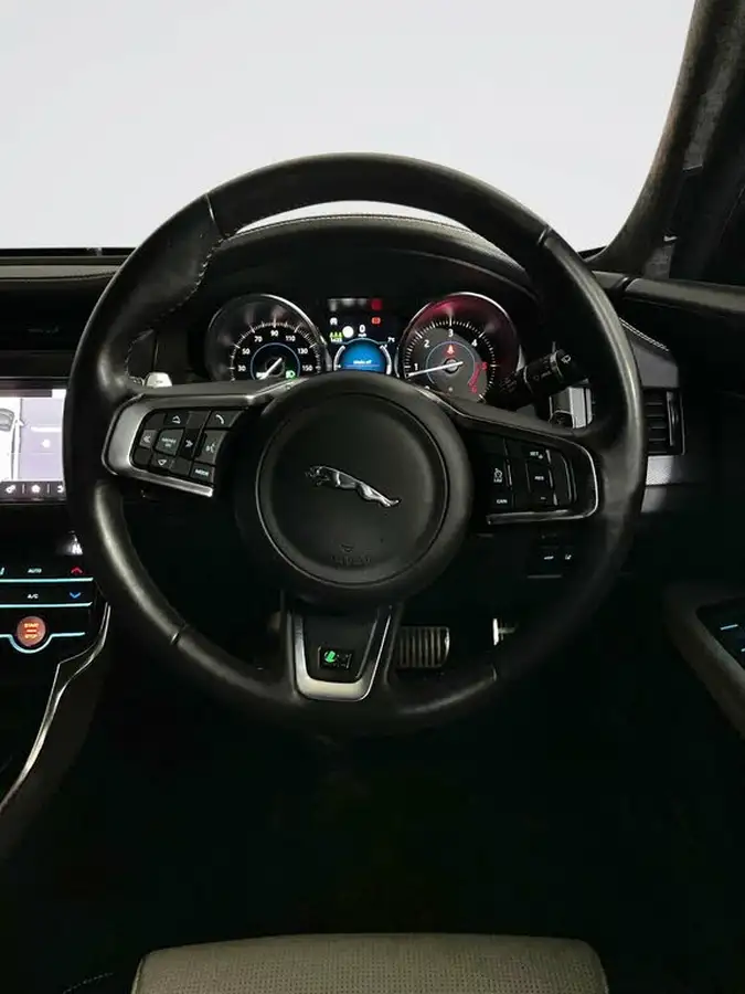 2020-jaguar-xf-20td-r-sport-180ps-saloon-4d-auto-big-17