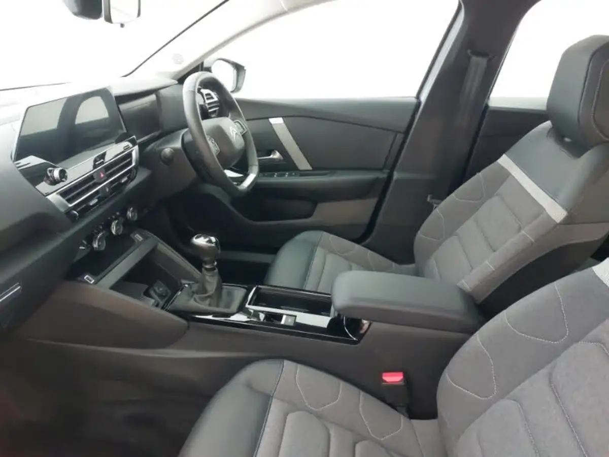 2023-citroen-c4-12-puretech-sense-big-4