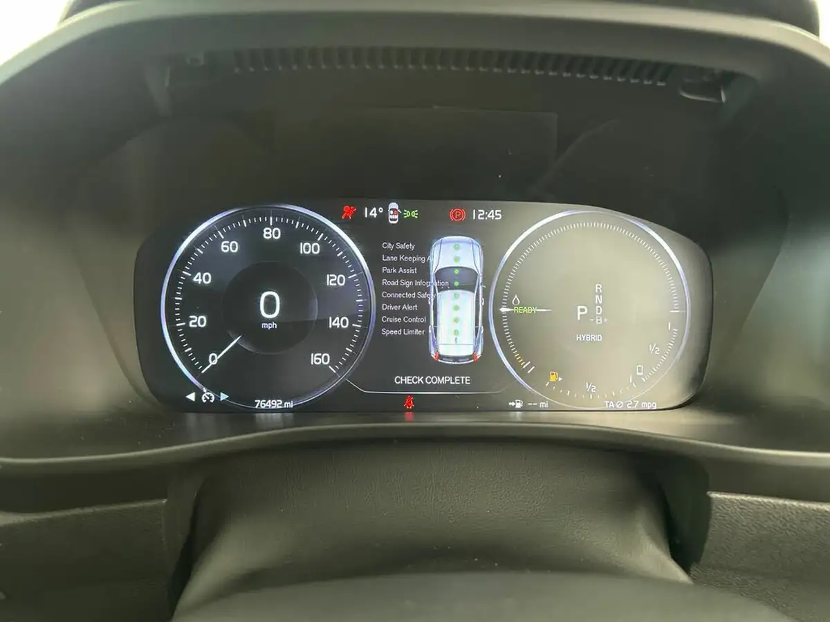 2022-volvo-xc40-15-t4-r-design-big-19