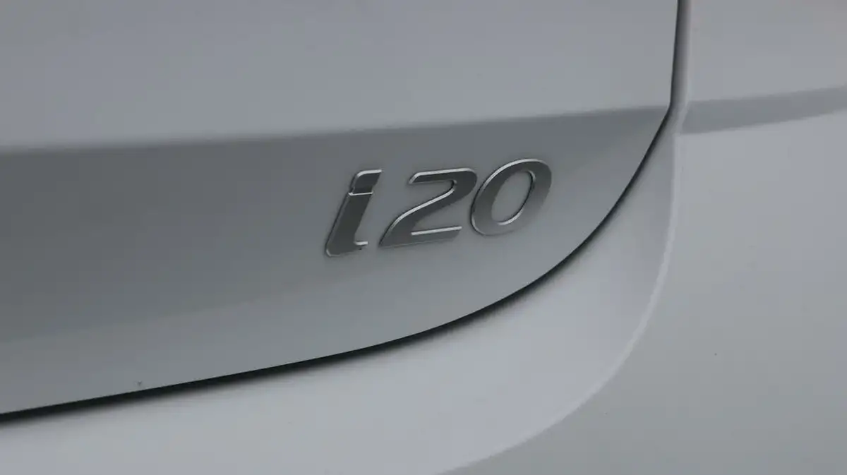 2024-hyundai-i20-10-t-gdi-advance-big-21