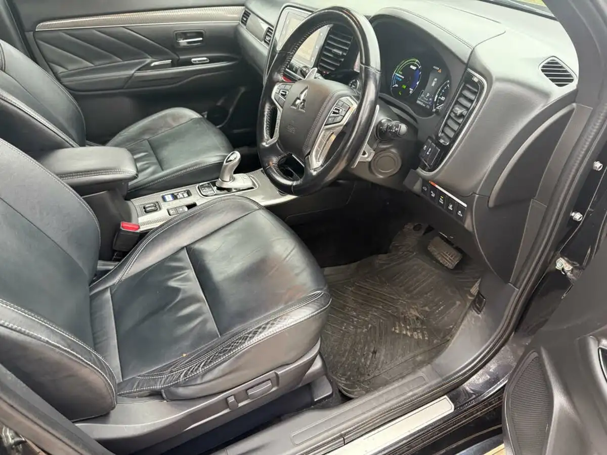 2018-mitsubishi-outlander-24-4hs-phev-big-23
