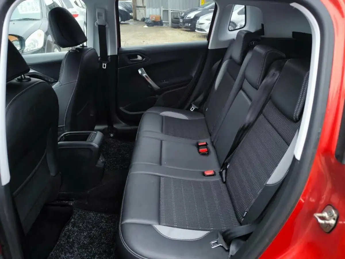 2015-peugeot-2008-crossover-16e-hdi-allure-92bhp-big-15