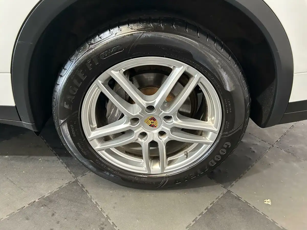 2014-porsche-cayenne-30td-big-12