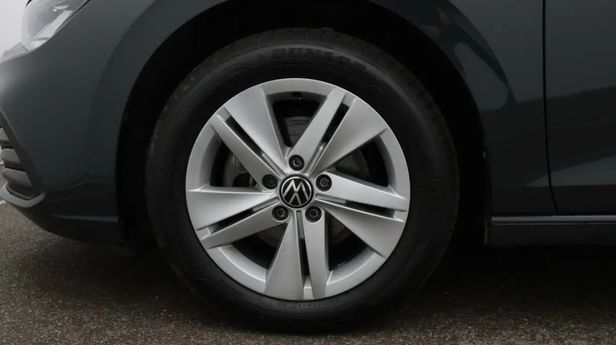 2022-volkswagen-golf-20tdi-life-hatchback-big-18