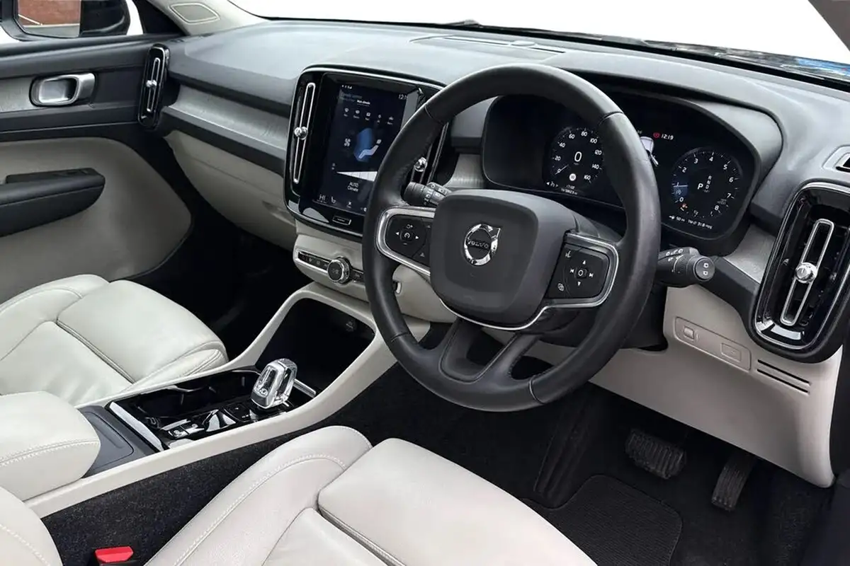 2020-volvo-xc40-20-t4-inscription-pro-big-13