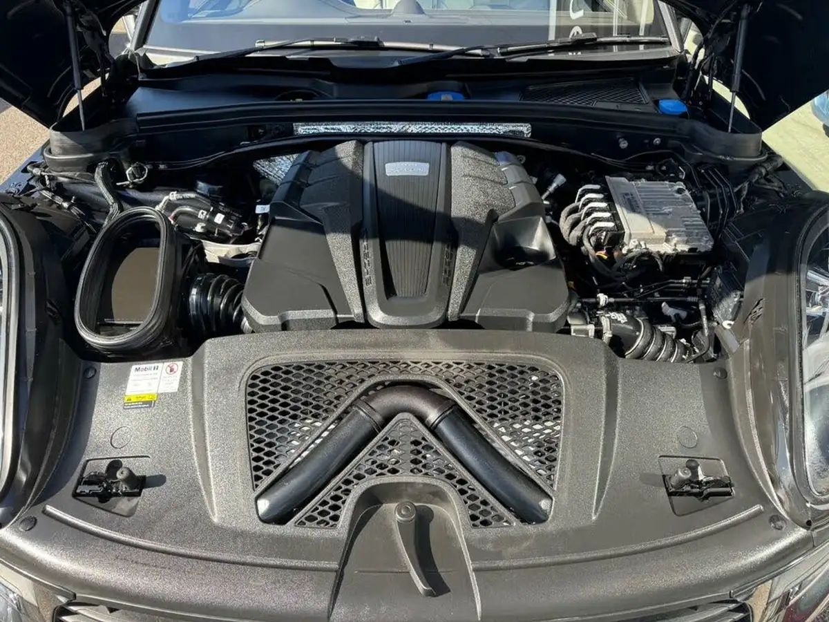 2021-porsche-macan-30-s-big-15