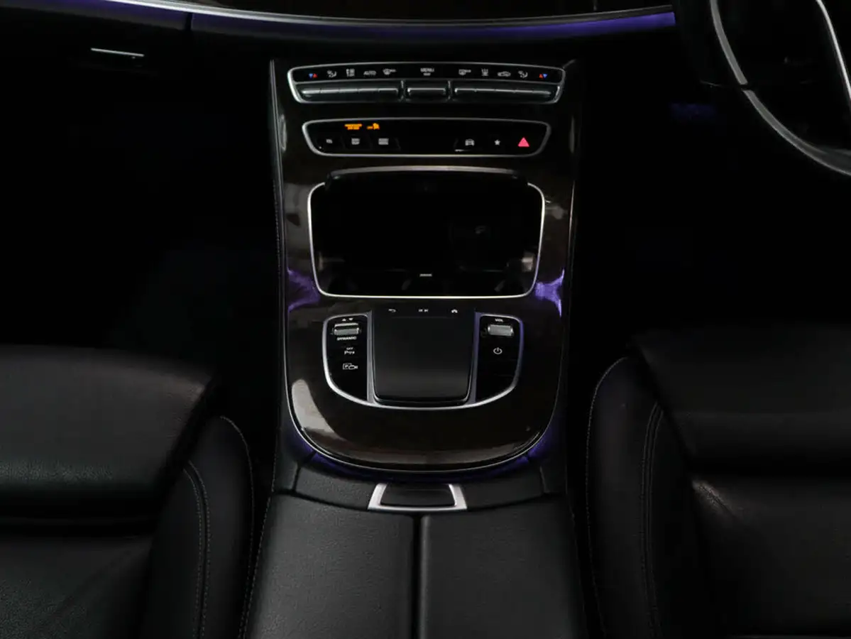 2021-mercedes-benz-e-class-big-13