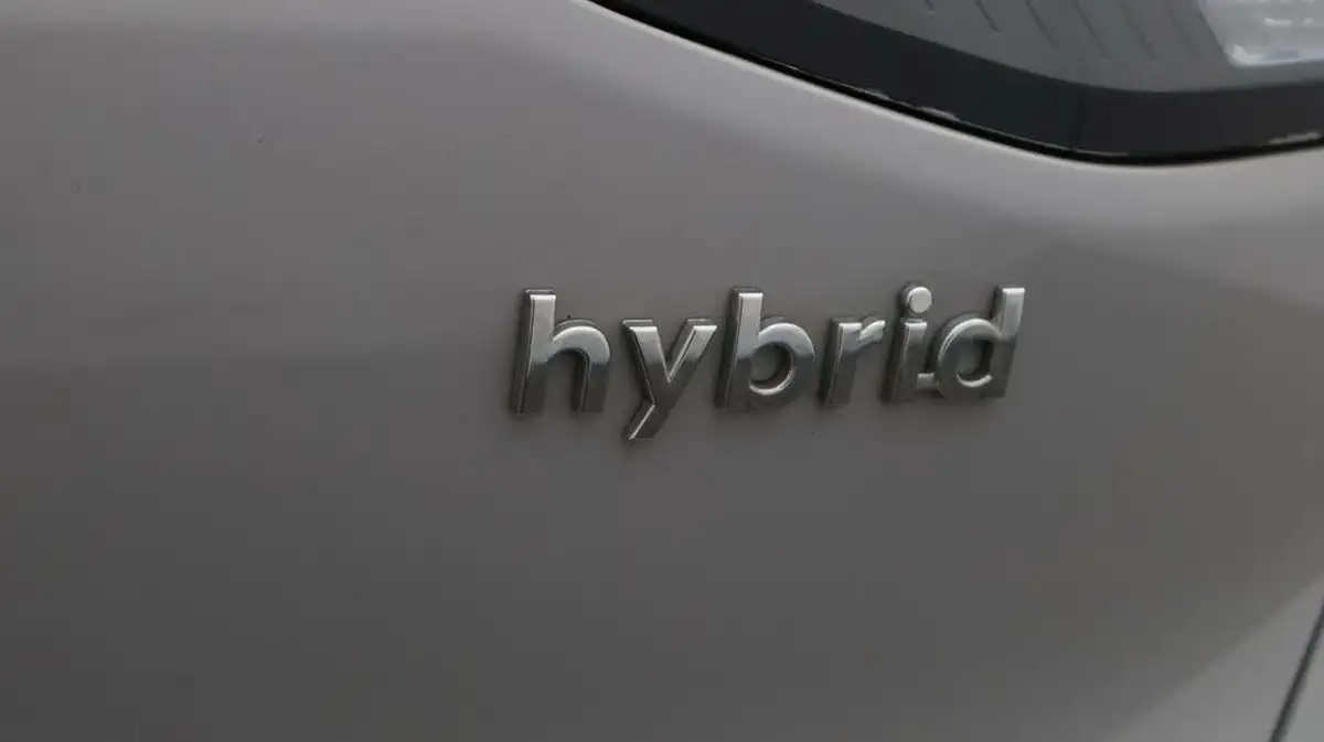 2021-hyundai-ioniq-16-gdi-premium-hybrid-big-22