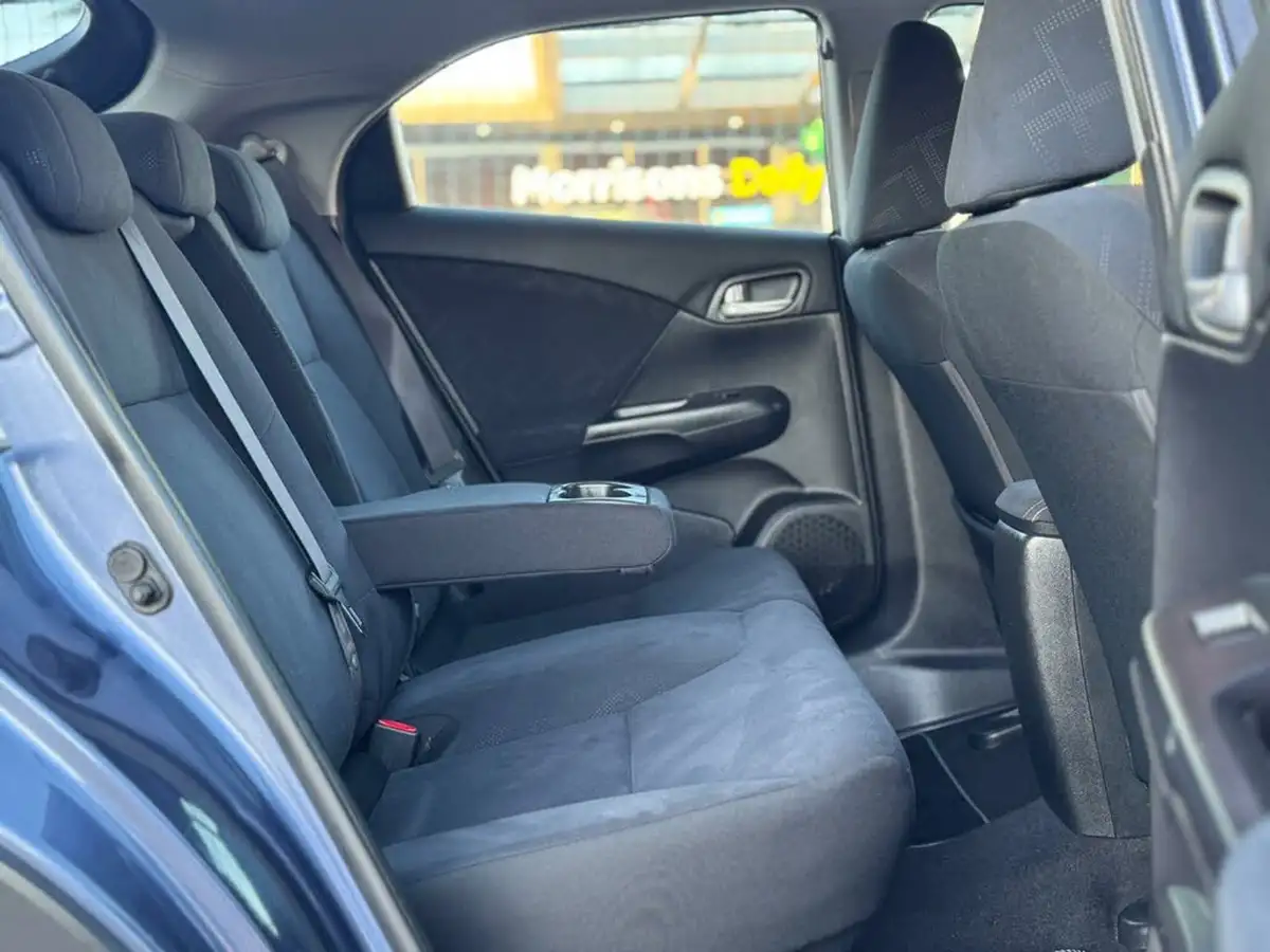 2014-honda-civic-16td-se-plus-t-hatchback-big-41