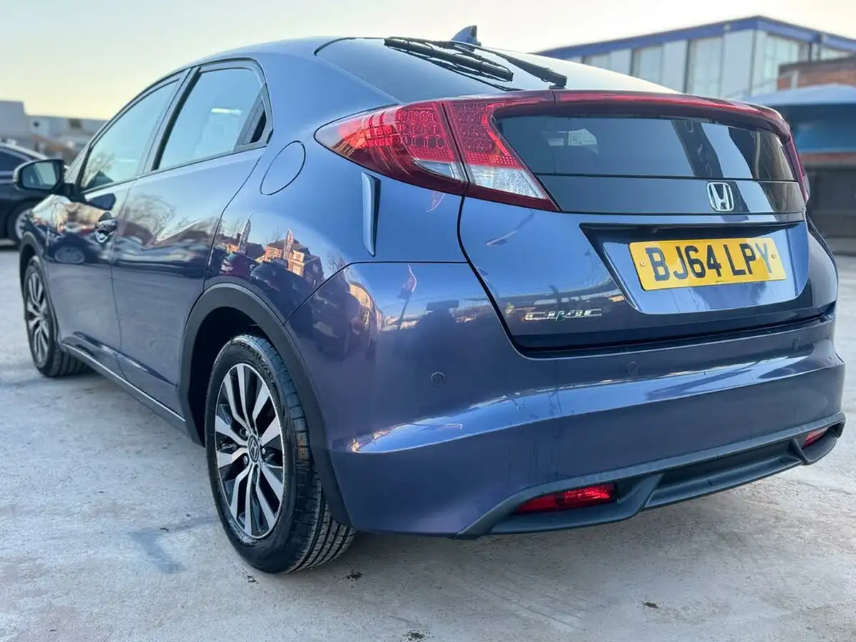 2014-honda-civic-16td-se-plus-t-hatchback-big-17