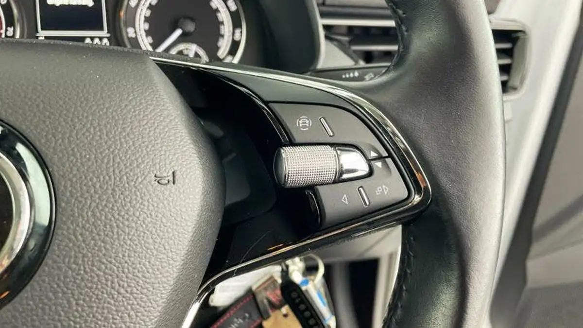 2022-skoda-kamiq-10-tsi-se-109ps-big-24