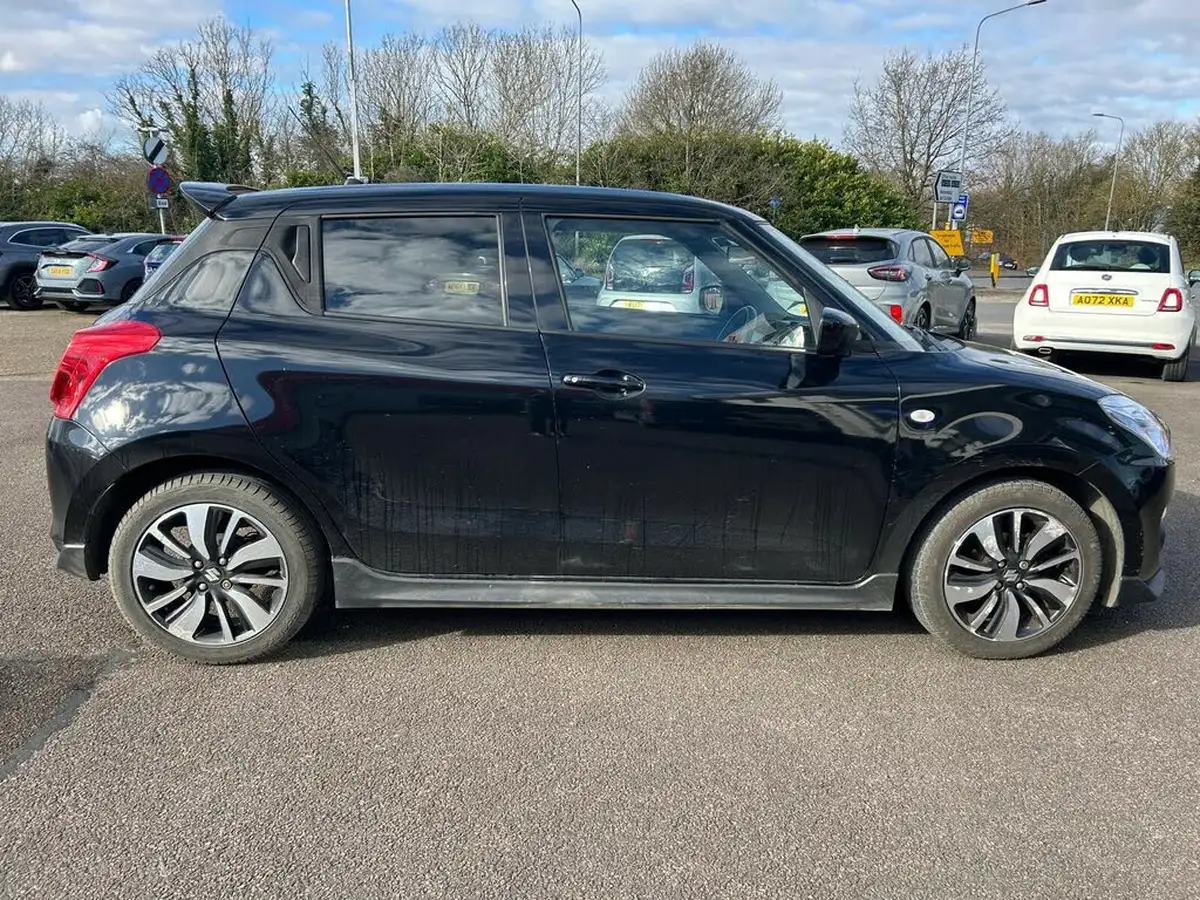 2019-suzuki-swift-12-dualjet-attitude-big-7