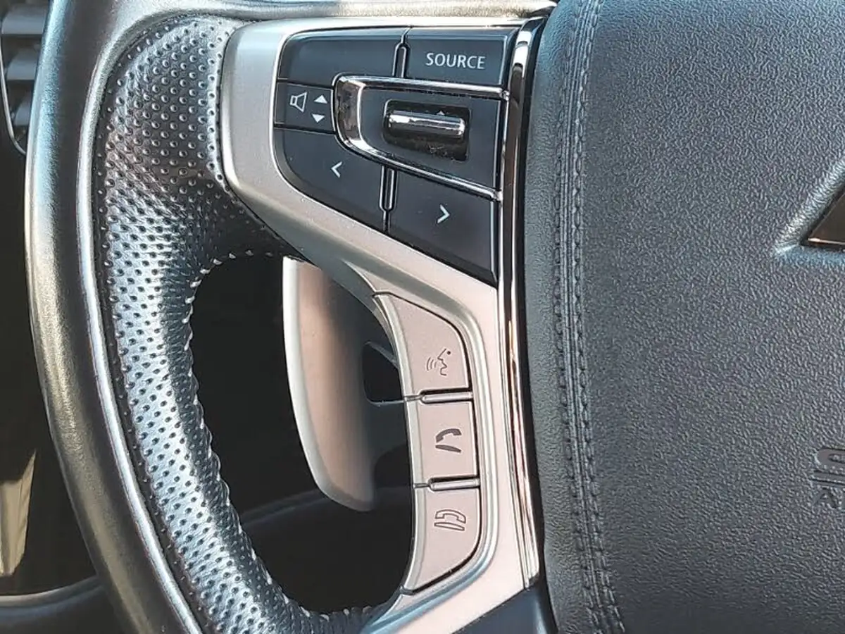2021-mitsubishi-outlander-24-dynamic-safety-phev-big-17