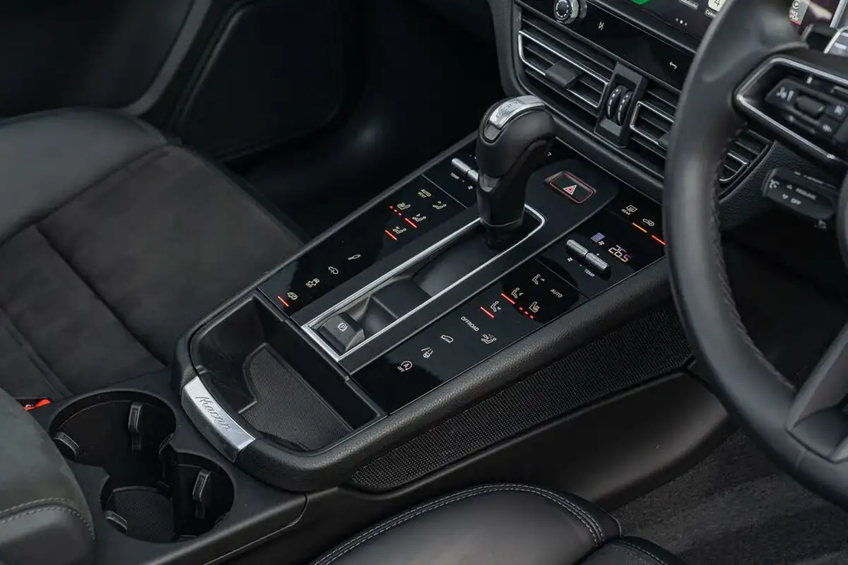 2022-porsche-macan-29-v6-gts-big-42