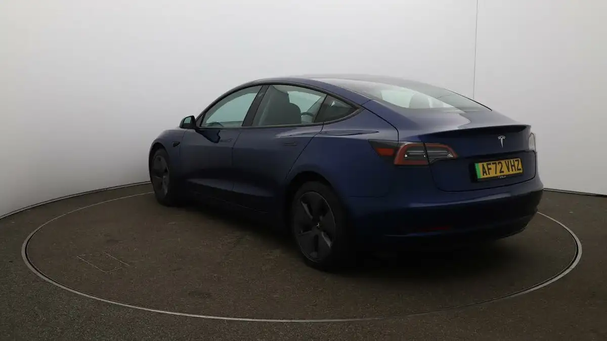 2022-tesla-model-3-e-rwd-big-53