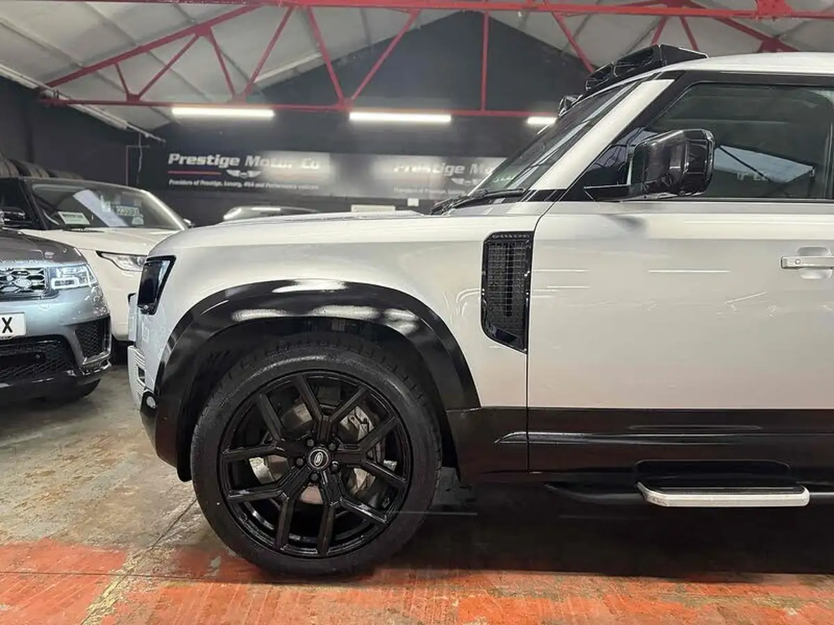 2021-land-rover-110-defender-30-d300-hse-2996cc-big-27