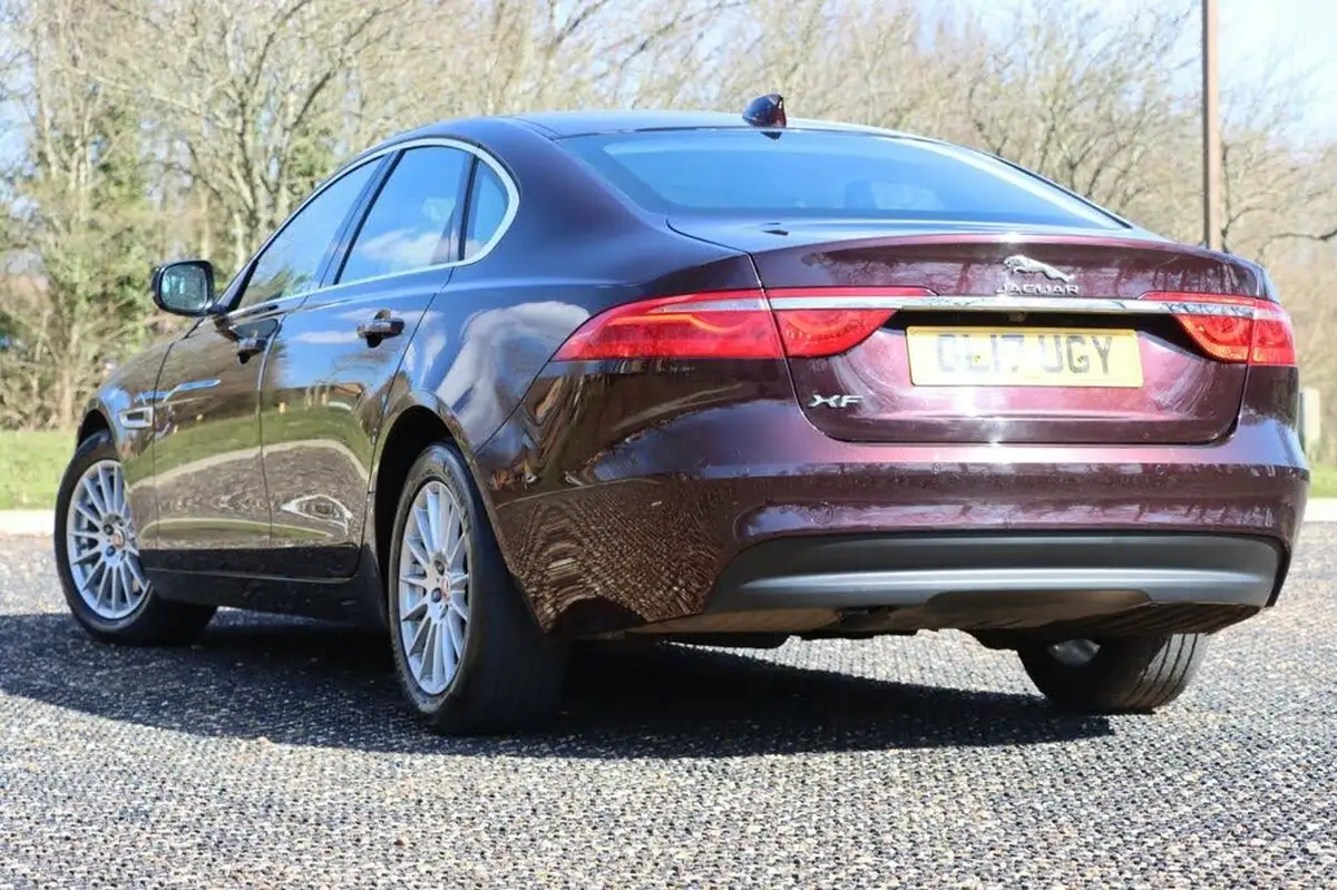 2017-jaguar-xf-20td-prestige-163ps-saloon-4d-1999cc-auto-big-3