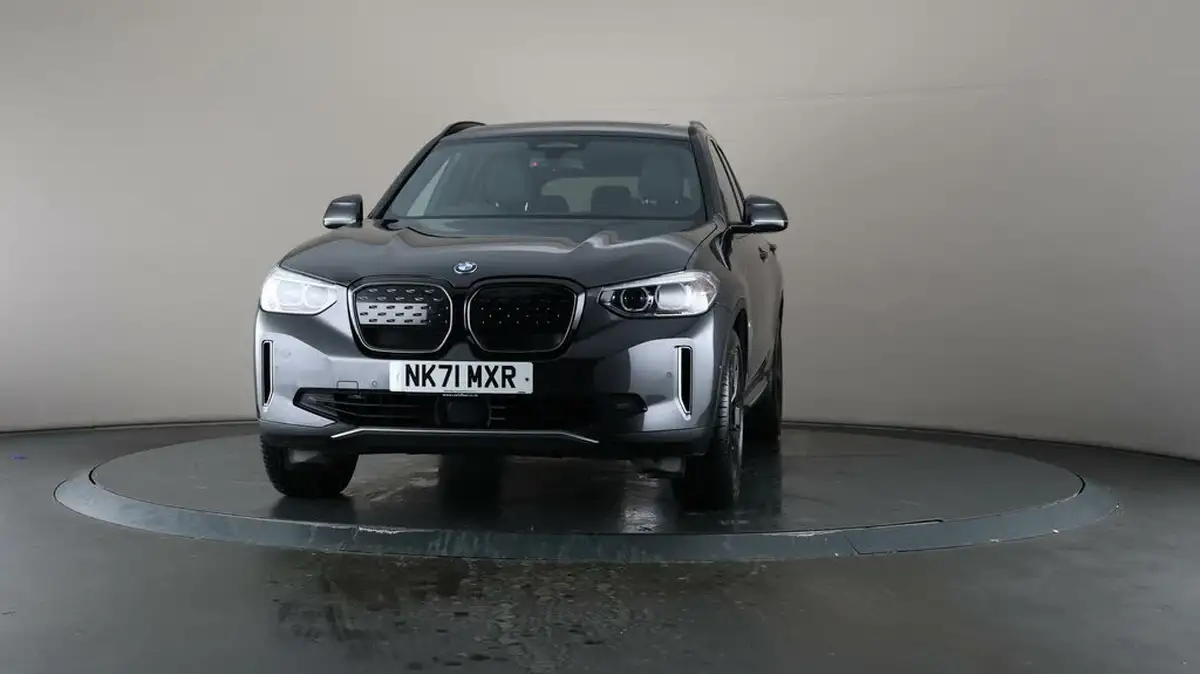 2021-bmw-ix3-e-premier-edition-big-46