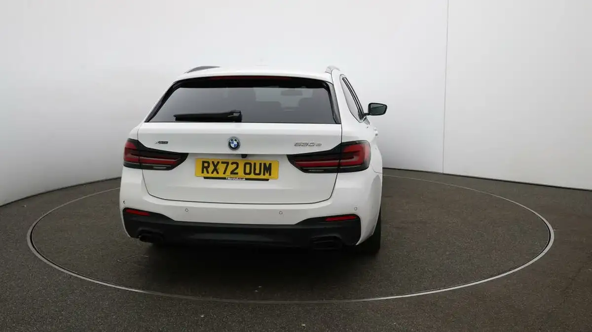 2022-bmw-5-series-20-530e-xdrive-m-sport-touring-5d-big-57