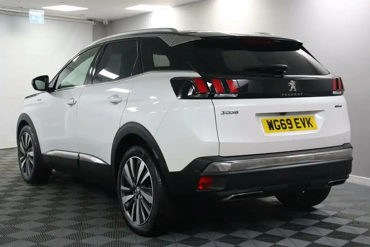 2019-peugeot-3008-suv-12-puretech-gt-line-premium-big-9