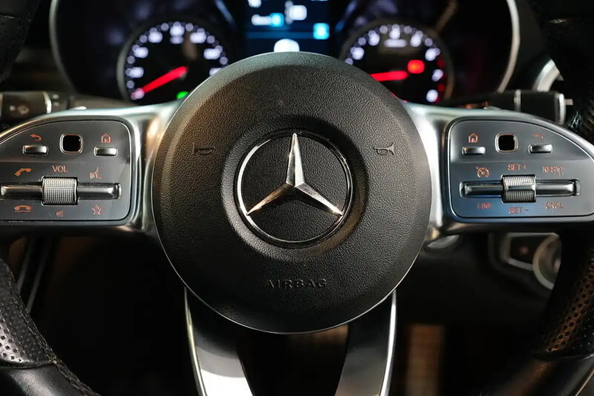2019-mercedes-benz-c-class-20-c300-amg-line-premium-coupe-2d-big-27