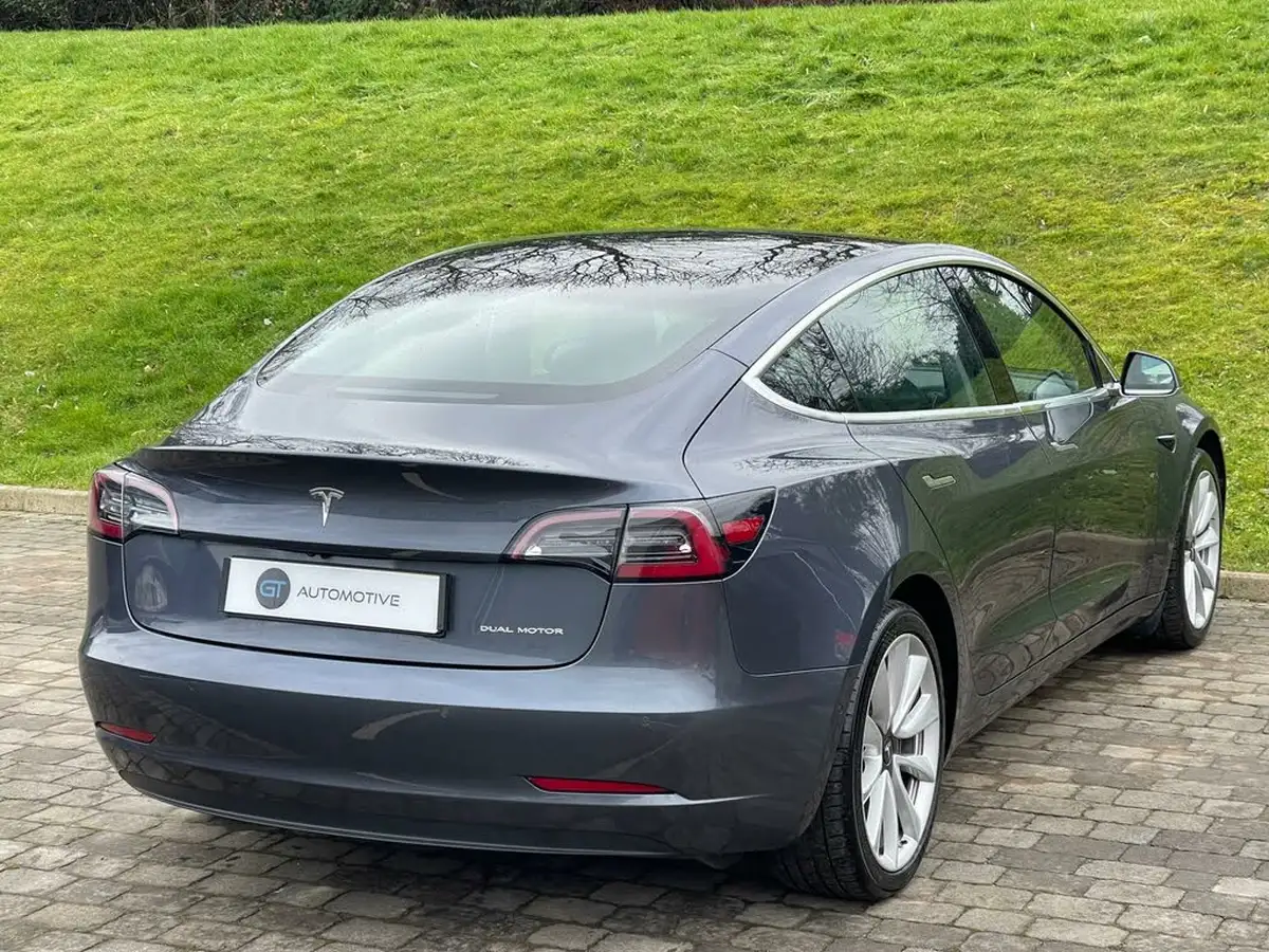 2020-tesla-model-3-e-long-range-big-15