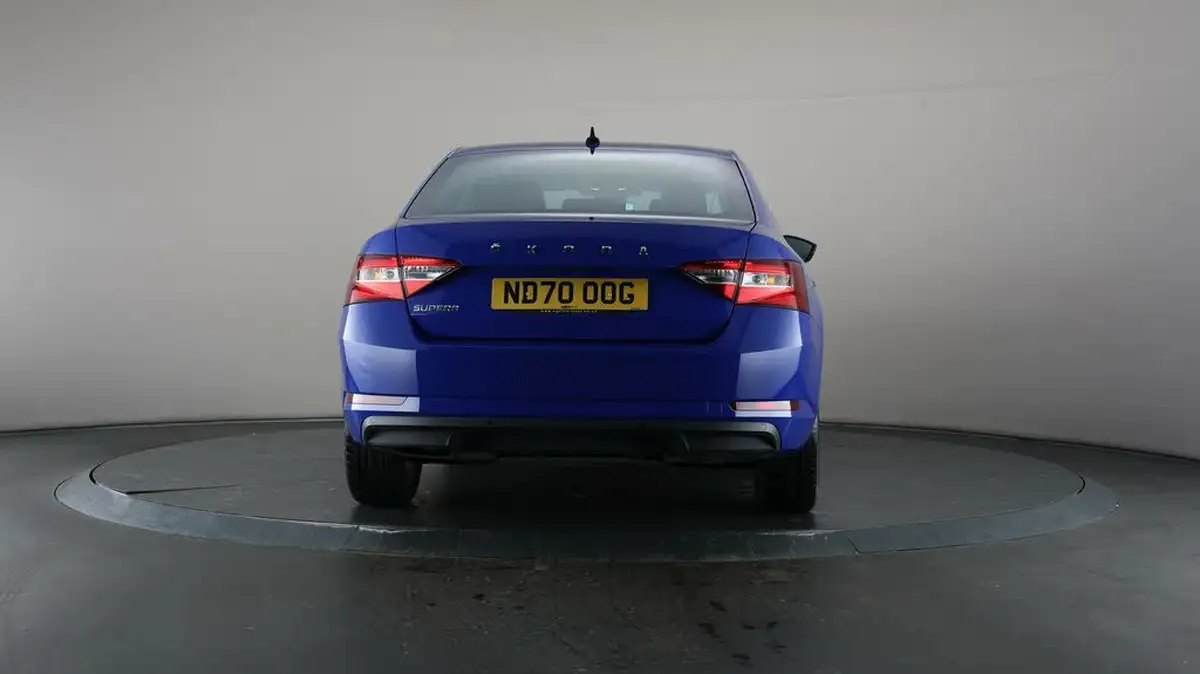 2021-skoda-superb-20tdi-se-technology-150ps-hatchback-big-6