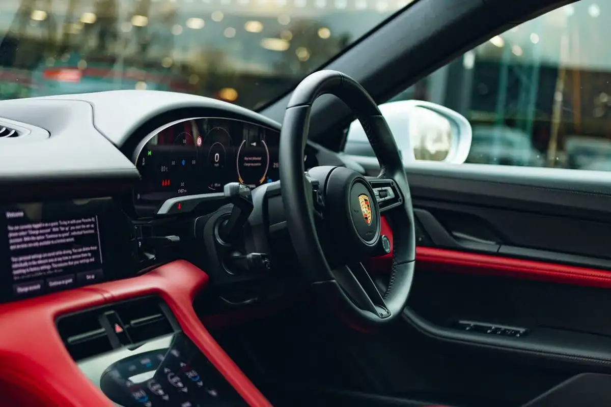 2023-porsche-taycan-e-4s-sport-turismo-571ps-performance-battery-plus-big-23