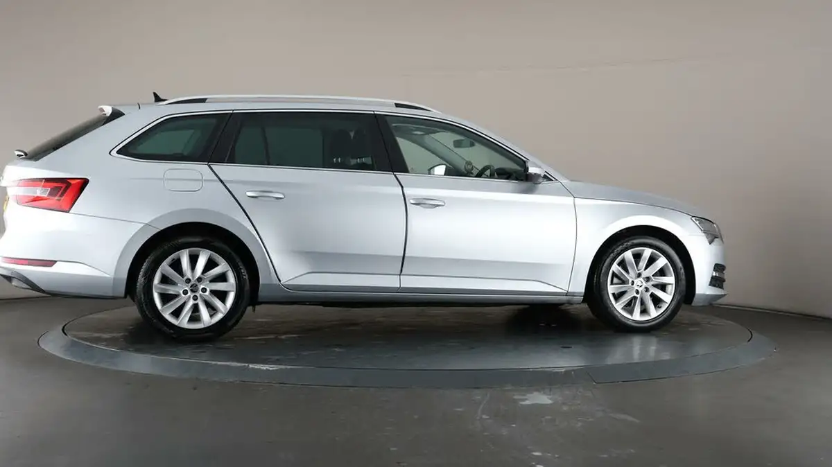 2019-skoda-superb-15-tsi-se-technology-estate-big-60