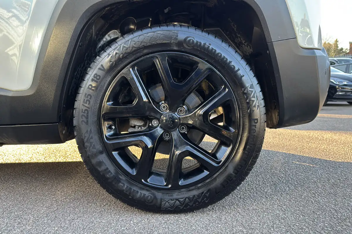 2021-jeep-renegade-10-gse-night-eagle-big-28