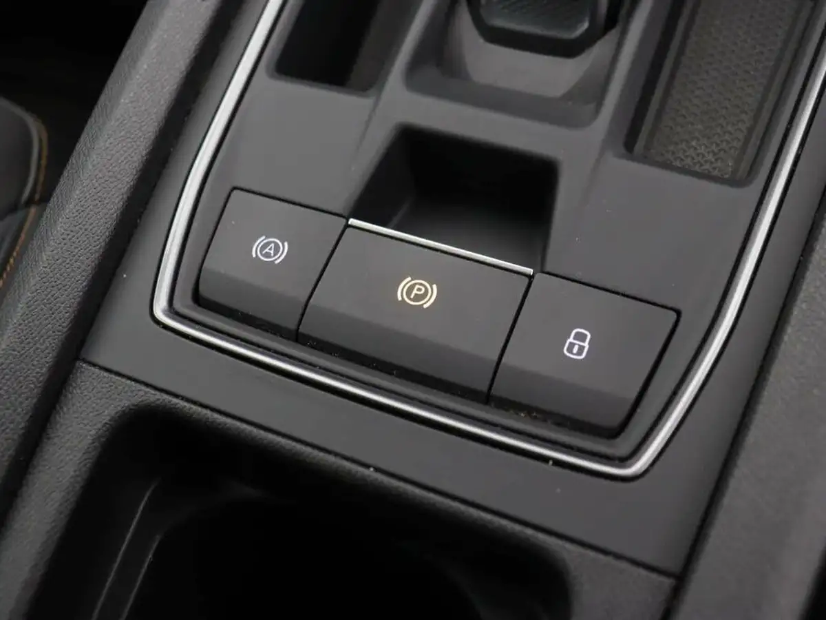 2022-cupra-formentor-14-e-hybrid-vz1-big-30