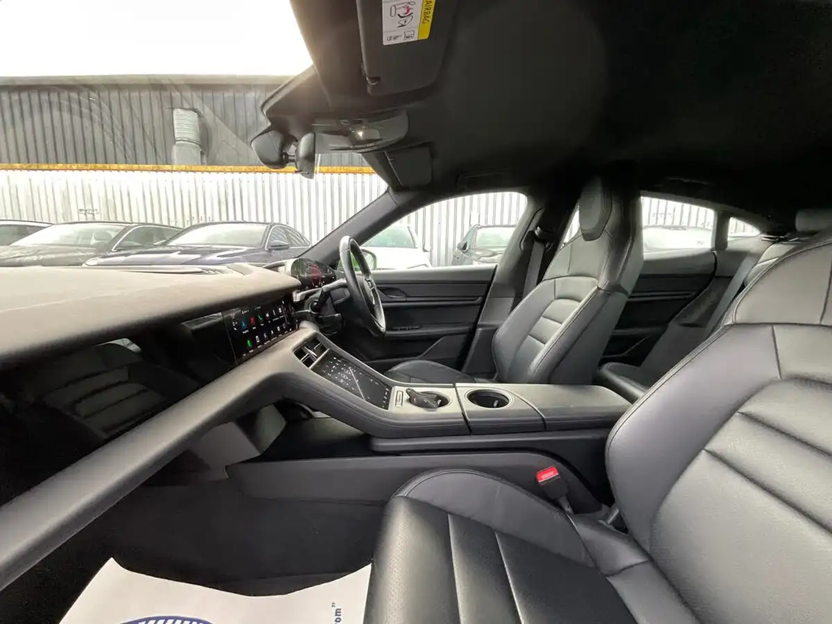 2020-porsche-taycan-e-4s-530ps-big-17