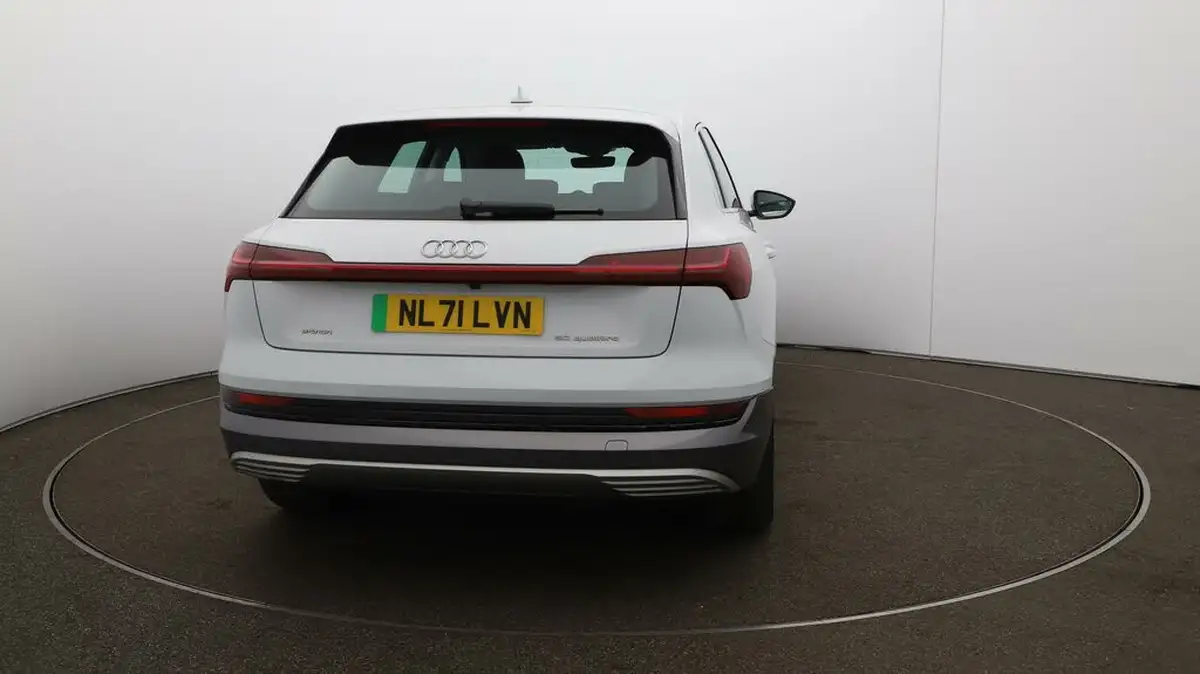 2021-audi-e-tron-50e-technik-station-wagon-big-6
