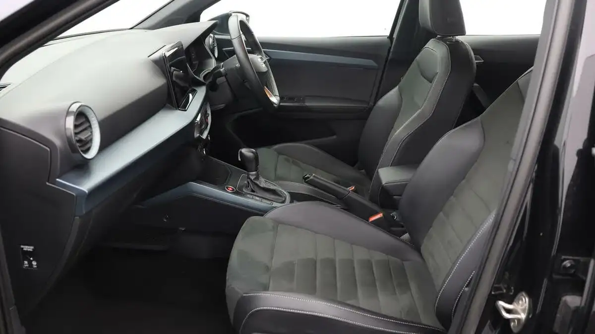 2022-seat-arona-10-tsi-xperience-lux-big-13
