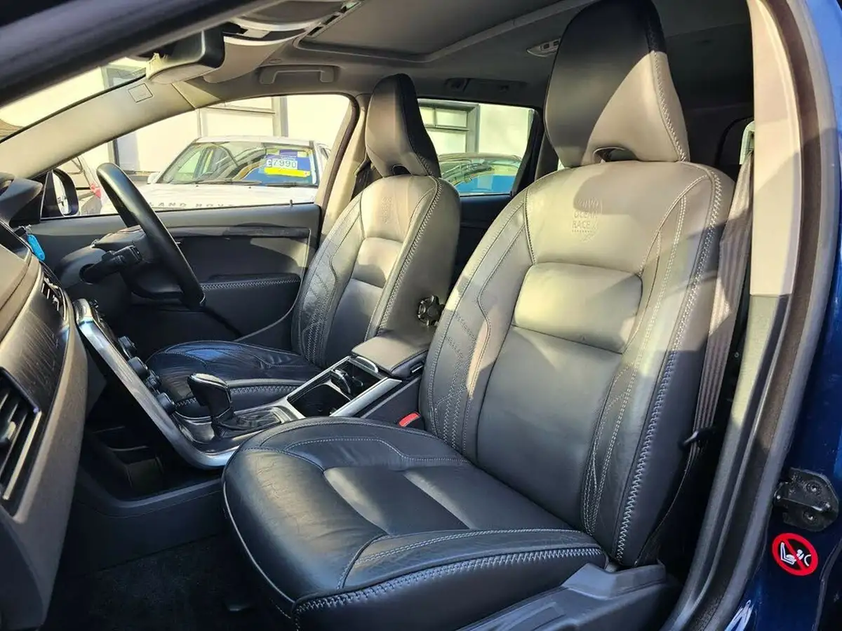 2012-volvo-v70-16-t4-se-lux-big-20